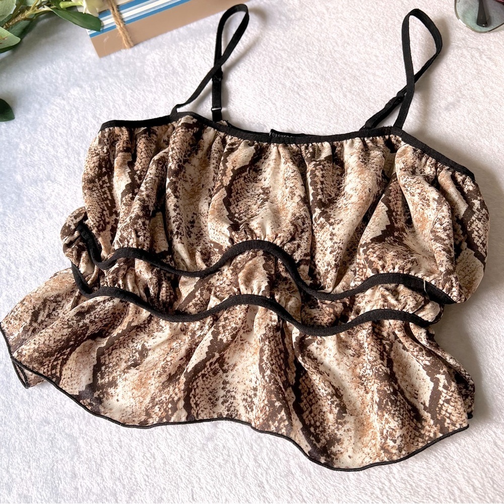 Forever 21 Sz M Black Ruched Crop Tops Spaghetti Straps